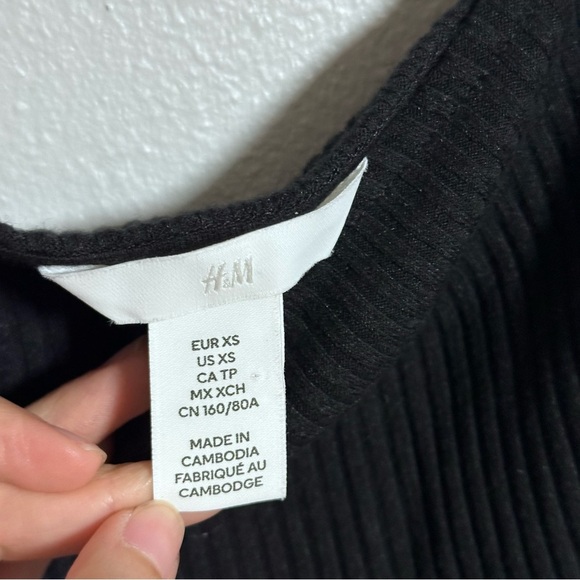 H&M Women Black Ribbed Cropped Top Puff Sleeve Square Neck size XS. - Picture 4 of 7